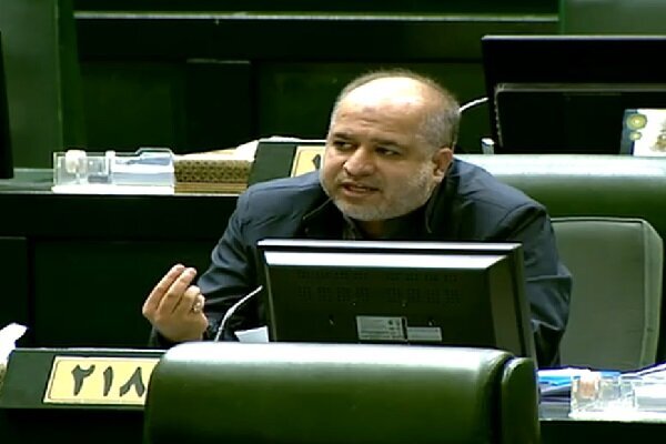 حمایت نماینده پایداریچی از قلعه نویی/ آمریکا میخواهد بازی ایران و مصر را به حاشیه بکشاند/ کشور میزبان جام جهانی روز قرعهکشی جایزه صلح به ترامپ داد حمایت نماینده پایداریچی از قلعه نویی/ آمریکا میخواهد بازی ایران و مصر را به حاشیه بکشاند/ کشور میزبان جام جهانی روز قرعهکشی جایزه صلح به ترامپ داد