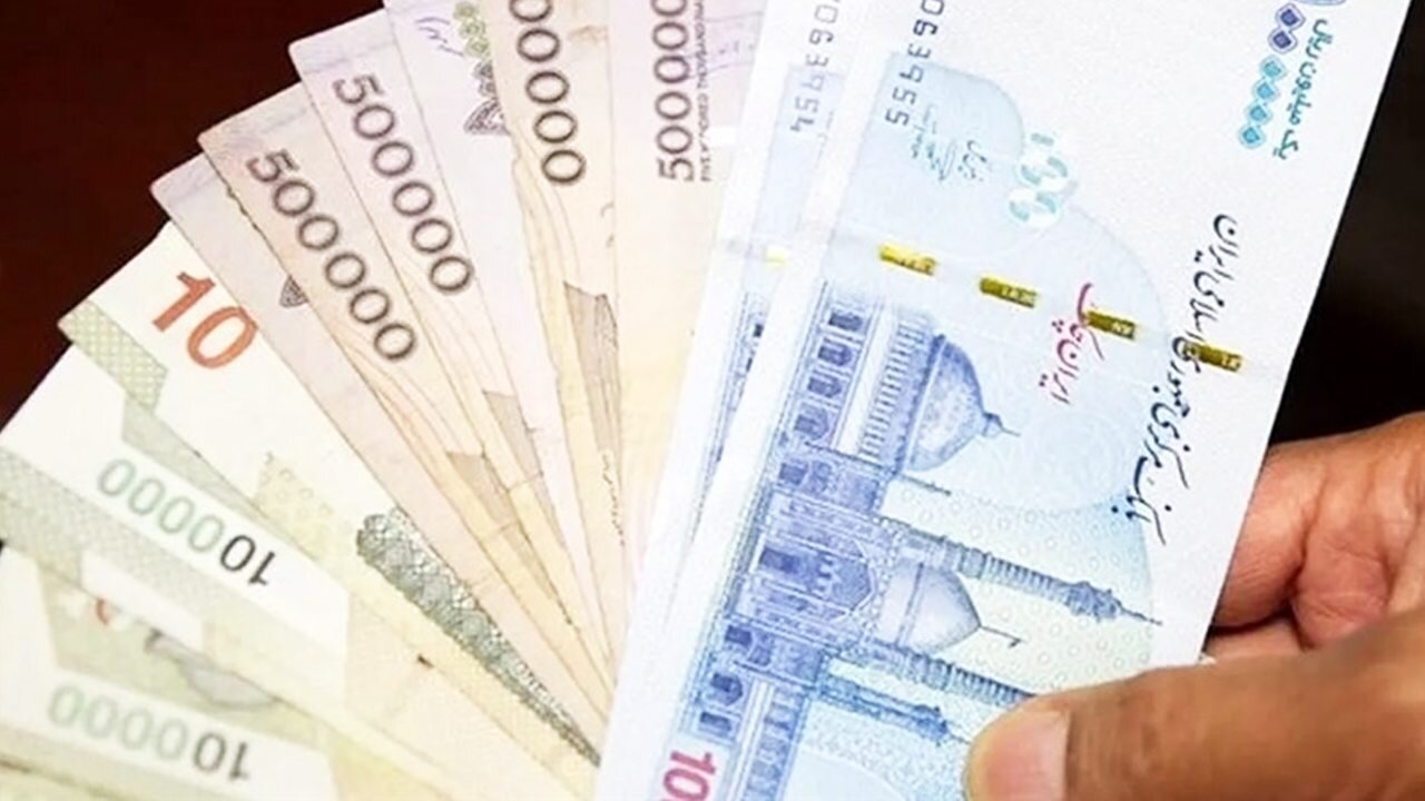 خبر مهم یک نماینده درباره تغییر حقوق سال آینده کارمندان و بازنشستگان/ با افزایش بالای ۴۰ درصدی حقوق موافقت شد؟